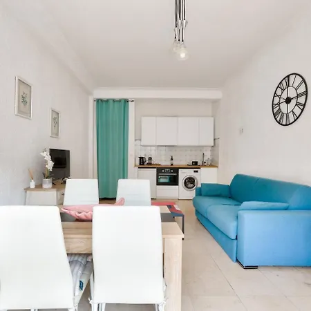 Guestready - Cosy With Terrace In Carre D'or *